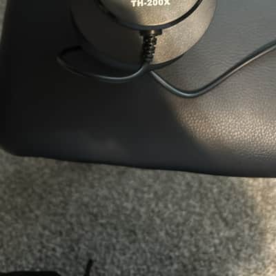 TASCAM TH-200X image 2