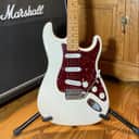 Fender Deluxe Roadhouse Stratocaster with Maple Fretboard 2008 - 2013 Arctic White