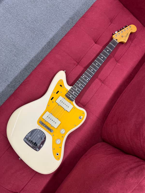 Squier J Mascis Jazzmaster with Rosewood Fretboard 2017 - Vintage White image 1