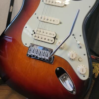 Fender Stratocaster Deluxe 2011 - Sunburst image 1
