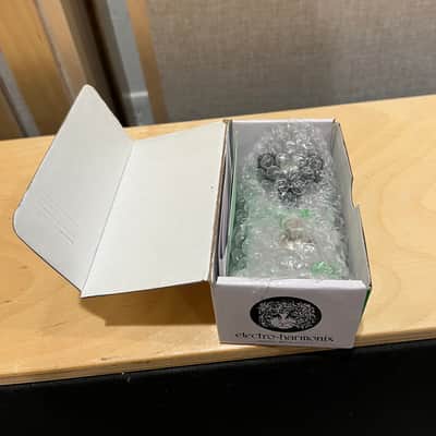 Electro-Harmonix / JHS Nano Lizard Queen Octave Fuzz 2023 - Present - Silver / Green image 5