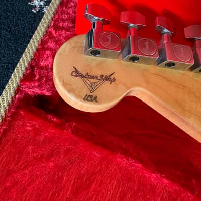 1994 Champagne Sparkle Custom Shop American Classic Stratocaster / Mint image 3