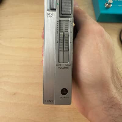 RARE Sony TPS-L2 GUYS AND DOLLS Walkman image 5
