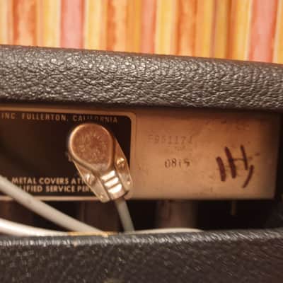 Fender Vibrolux Reverb 2-Channel 35-Watt 2x10" Guitar Combo 1980 - Silverface with volume boost image 12