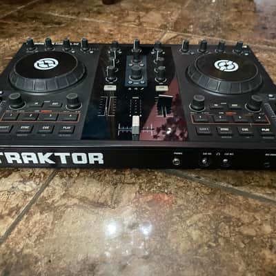 Native Instruments Traktor Kontrol S2 2010s - Black image 3