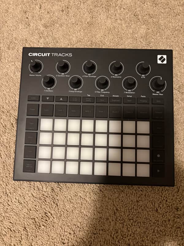 Novation Circuit Tracks Groovebox 2021 - Present - Black image 1