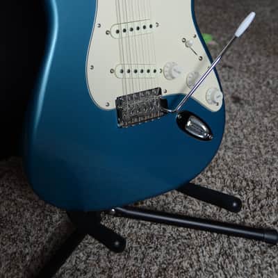 Fender Stratocaster 1992 - Lake Placid Blue MIM - Upgraded Electronics image 1