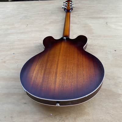 EART E-335 6 String Semi-Hollow-Body Electric Guitar, Stainless Steel Frets, Sunburst, Full,Playing Jazz image 7
