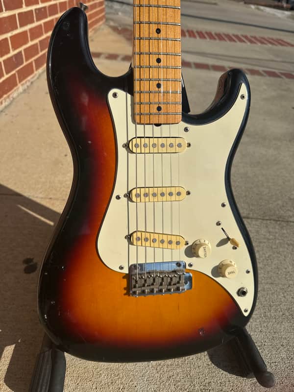 Squier Bullet S-3T 1983 - 1984 - Brown Sunburst image 1