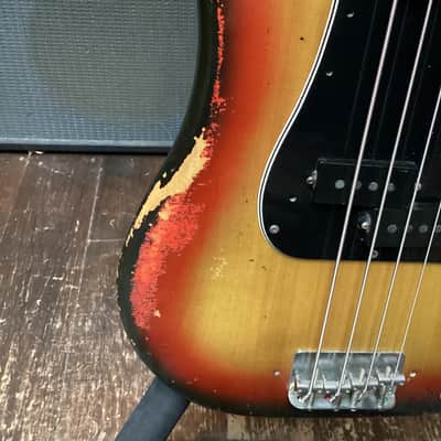 1977 Fender Precision Bass – Vintage USA – 3-Tone Sunburst – Original Pickups image 7