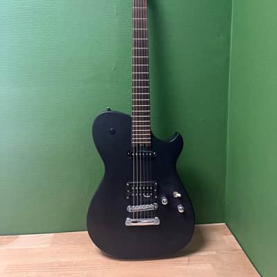 Cort MBC-1 Matthew Bellamy Signature 2010s - Matte Black image 1