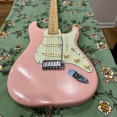Fender Stratocaster 2004-2008 - Vintage Shell Pink Nitro image 1