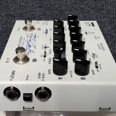 EBS Stanley Clarke Signature Acoustic Preamp - White image 3