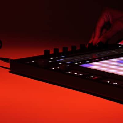 Only 1 left - Ableton Push 3 Controller + Live 12 Standard Bundle image 3
