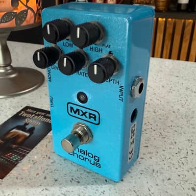 MXR Analog Chorus Guitar Effects Pedal Blue – Stereo Analog Modulation image 1