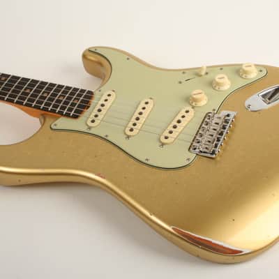 Fender Custom Shop Late 1962 Stratocaster Relic with Closet Classic Hardware Rosewood Fingerboard Aged Aztec Gold CZ577433 image 9