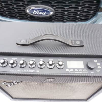 Fender Mustang III 100-Watt 1x12" Modeling Guitar Combo image 2
