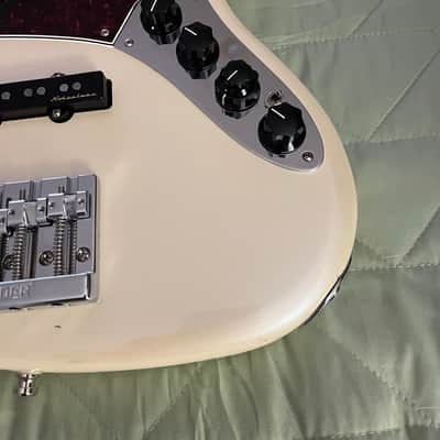 Fender Player Plus Jazz Bass Loaded Body 2022 - Arctic Pearl image 3