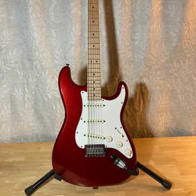 2019 Squier Standard Stratocaster in Candy Apple Red image 2