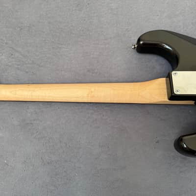 Squier Contemporary Stratocaster HSS with Laurel Fretboard 2018 - Black Metallic image 12