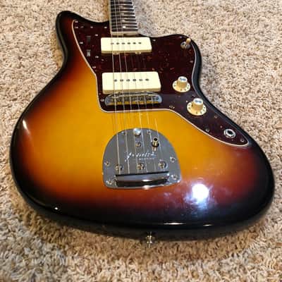 Fender American Vintage '65 Jazzmaster 2013 - 2017 - 3-Color Sunburst image 3