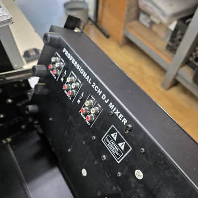 Pyle Pro PDJ1KT Dual CD Player & 2-Channel DJ Mixer in Road Case image 15