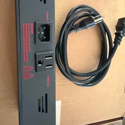 Walrus Audio Phoenix 120V Clean Power Supply 2015 - Present - Cobalt / Light Blue Bird image 4