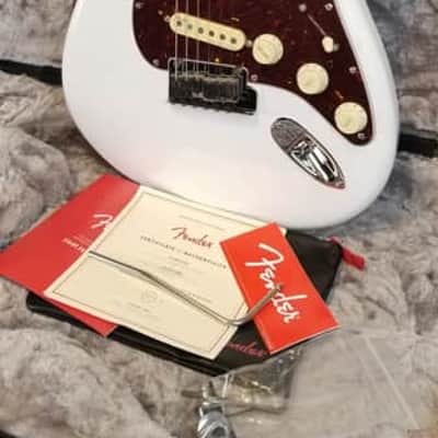 Fender American Ultra Stratocaster Electric Guitar, Rosewood Fingerboard, Arctic Pearl, W/HSC image 3