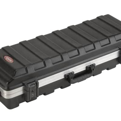 SKB Compact Stand Case 36-1/2 x 11-7/8 x 8-1/4 with Wheels & Straps, TSA Latches, Over molded Handle image 6