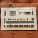 Roland TR-707 Drum Machine HKA V2 Expansion modded - TR 808 909 727 Linn LM-1 DMX rhythm composer 1985 - White