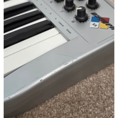 M-Audio Oxygen 8 - MIDI Controller - Good image 11