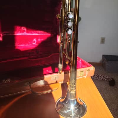 1952 York Master FeatherTouch Trumpet – Excellent Condition – Recently Serviced – Includes Original FeatherTouch Parts (Partial) image 3