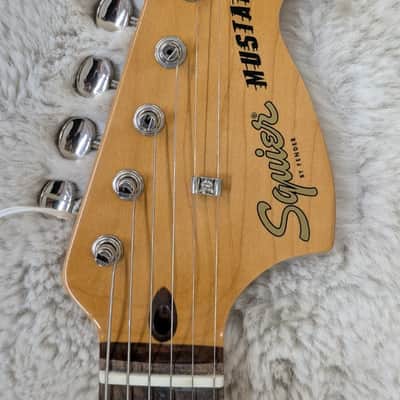 Fender Squier Classic Vibe  Series '60s Mustang, Laurel Fingerboard, Sonic Blue image 6