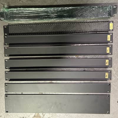 Middle Atlantic 8 RACK PANELS steel LOT 2010 - Black image 1