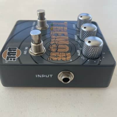BBE Tremor V1 Optical Tremolo Analog Dual Mode Rare Guitar Effect Pedal image 4