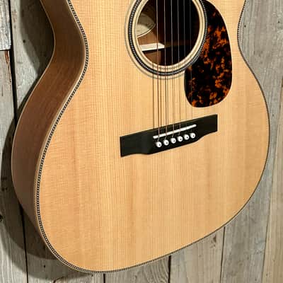 Pristine Larrivee OMV-40 Cutaway Spruce Top, Mahogany Back & Sides, OHSC, Includes Pro Setup & Ships Fast ! image 3