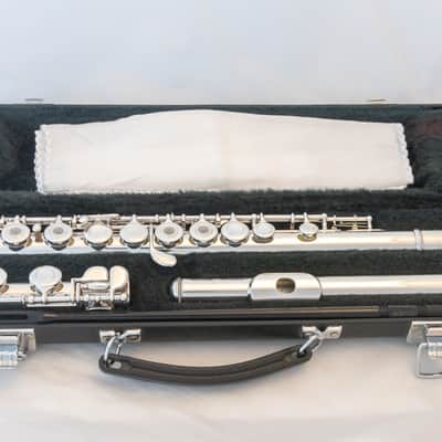 Yamaha YFL-281 Open-Hole Intermediate Flute *Made in Japan *Overhauled New Pads image 1