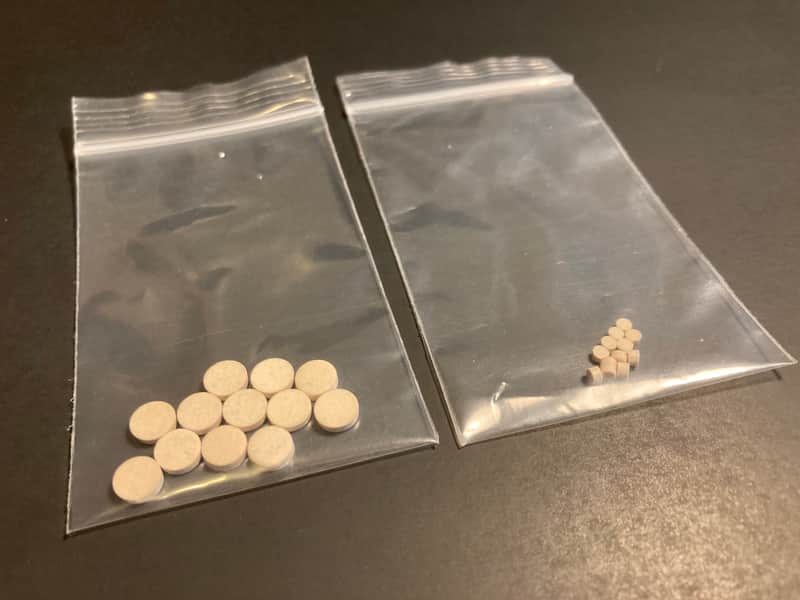 Vintage Correct Clay Dots -- NOS White Bild 1