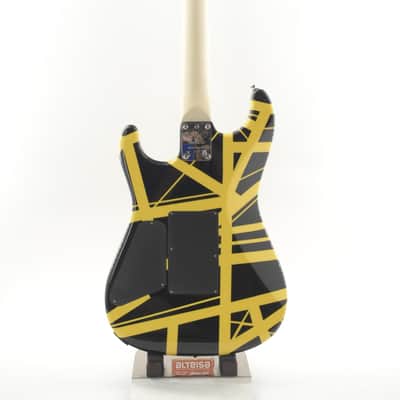 EVH Striped Series Electric Guitar 2024 Black/Yellow 3498gr image 15