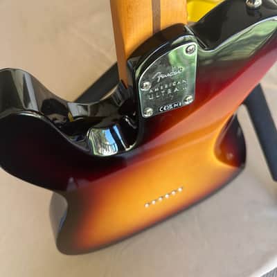 Fender American Ultra II Telecaster with Maple Fretboard 2024 - Present - Ultraburst image 3