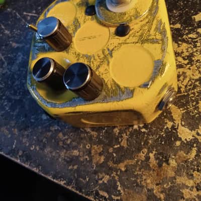Dongeomac Foxx Tone Machine in Heavy Distressed Yellow Mix image 4