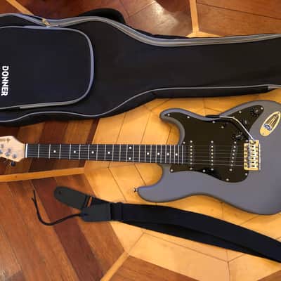Donner Standard Series Stratocaster style Gray Electric Guitar Single Coil Pickups Soft Case, Strap image 1