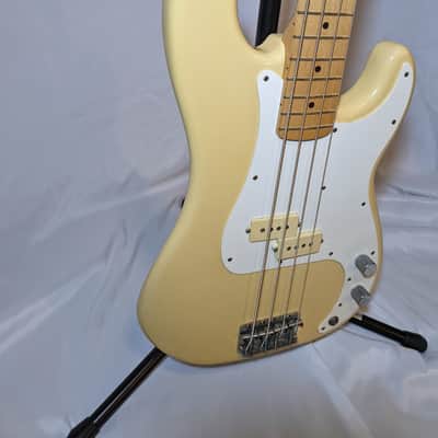Fender American Standard Precision Bass 1983 image 2