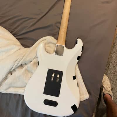Squier Contemporary Stratocaster Special 2022 - Vintage White Bild 2