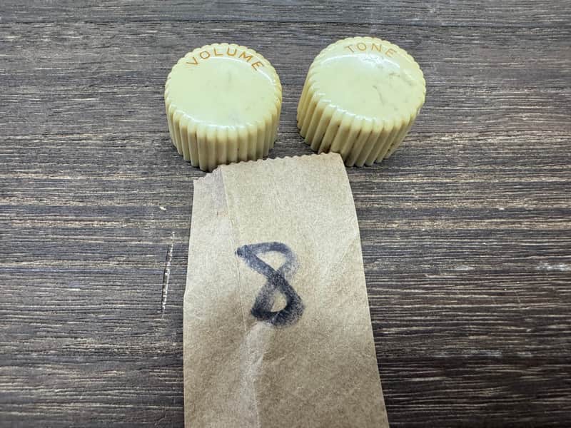 Harmony Cupcake Volume & Tone Knobs 60s - Cream image 1