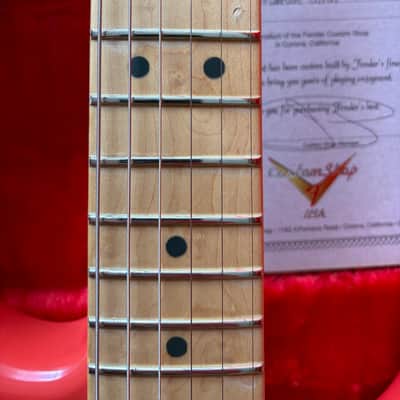 Fender 1993 Fender Custom Shop Hank Marvin Signature Stratocaster – Limited Edition (s/n 80 of 200) 1993 - Fiesta Red image 24