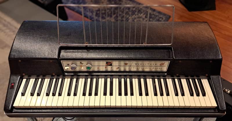 Immagine WURLITZER 200A VINTAGE ELECTRIC KEYBOARD WITH ANVIL CASE - BLACK SHELL - 1981 - 1