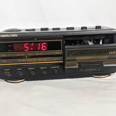 Soundesign Model 3827 AM-FM Electronic Clock Radio Cassette Player image 8