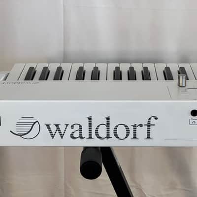 Waldorf Blofeld Keyboard 49-Key Synthesizer 2009 - Present - White image 9