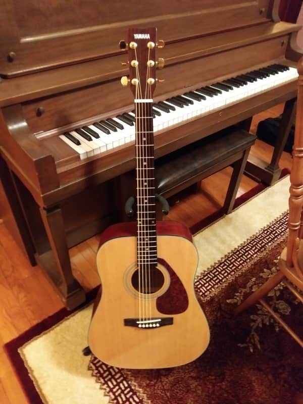 Yamaha SCF04 full size guitar with gig bag, electronic tuner, strap, capo, picks,  set of strings image 1